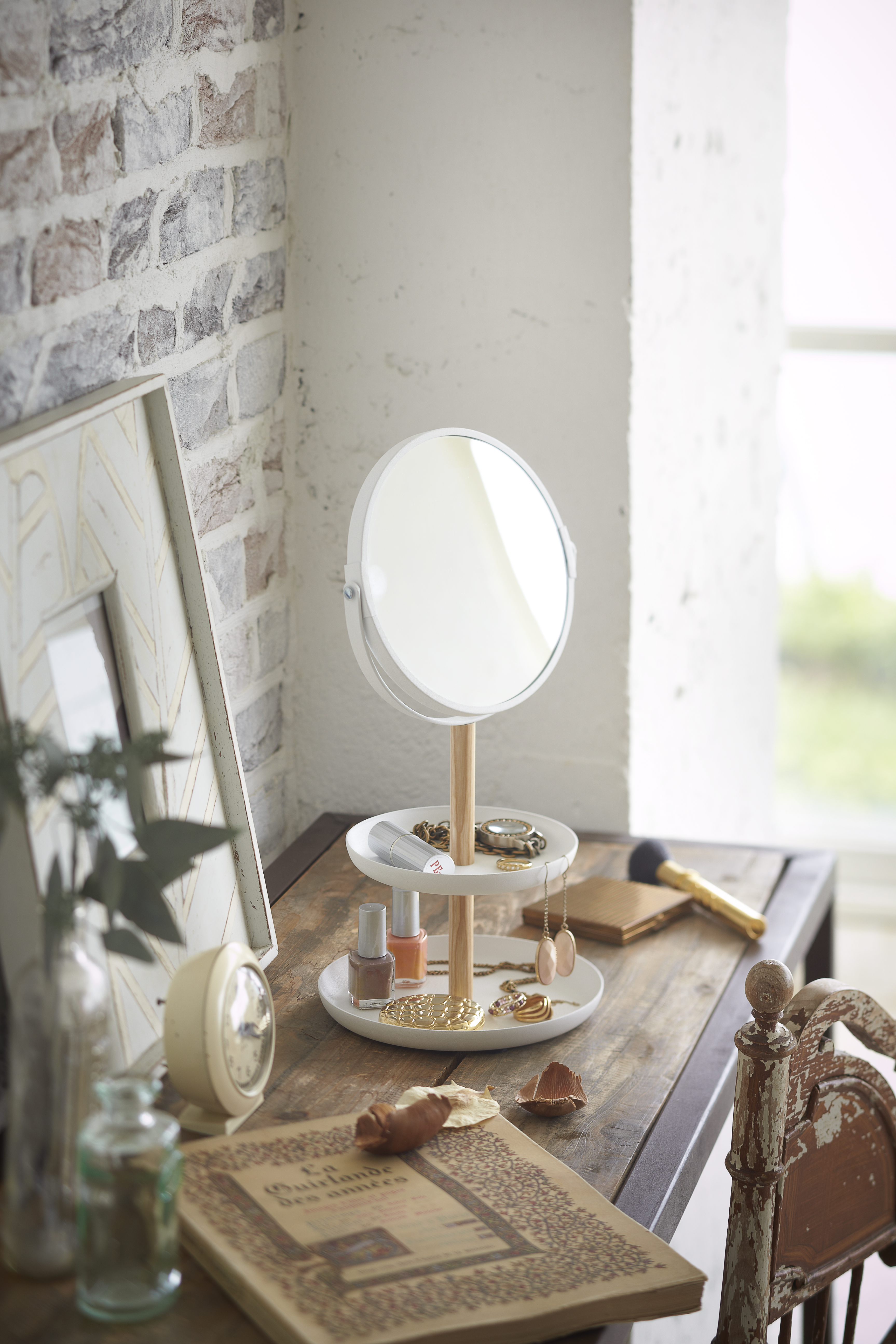 2314_tosca_makeup_mirror_with_accessory_